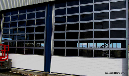 Industriedeuren Zeeland | Bedrijfsdeuren Zeeland | Garage industrie deuren Zeeland | Bedrijfsdeuren Zeeland | Industriedeur met ramen | Bedrijfsdeur met ramen | Bedrijfsdeuren Zeeland